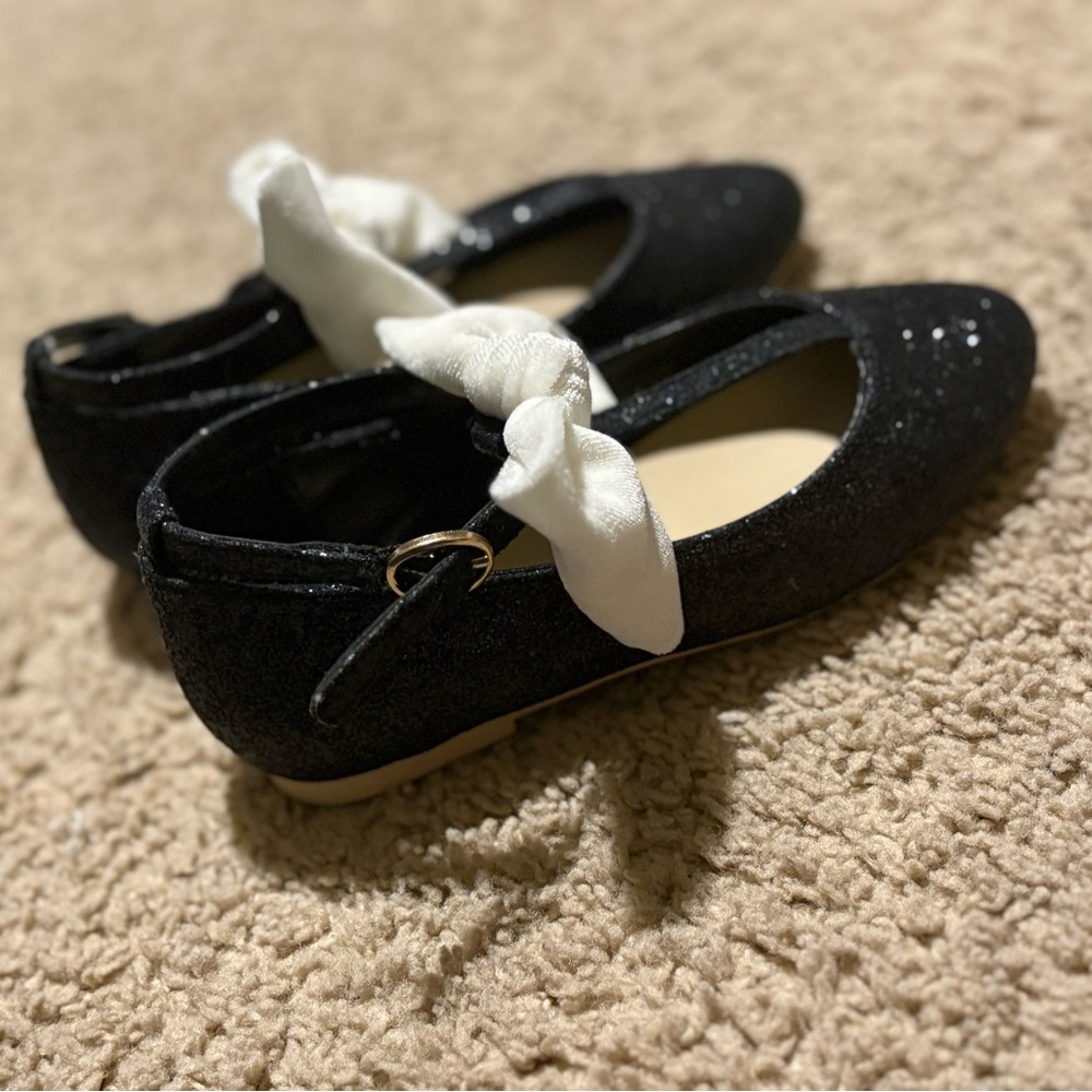 Janie and Jack Black Glitter Shoes with White Bow